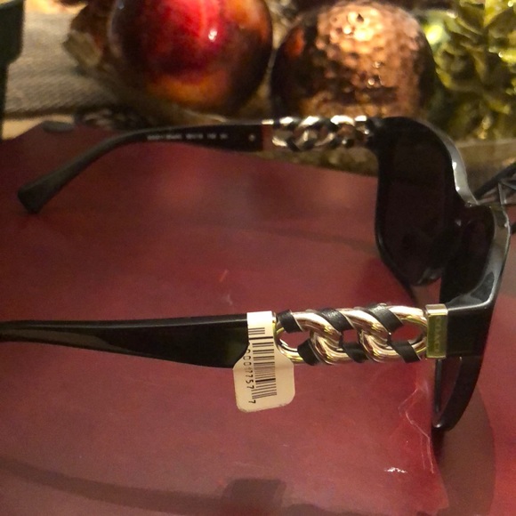 Sunglasses - Picture 2 of 5